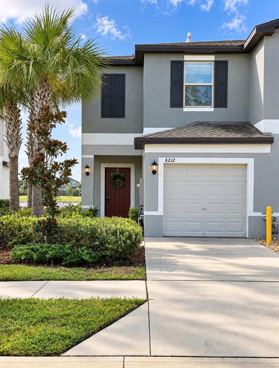 8212 Crescent Oaks Dr Property Photo 1