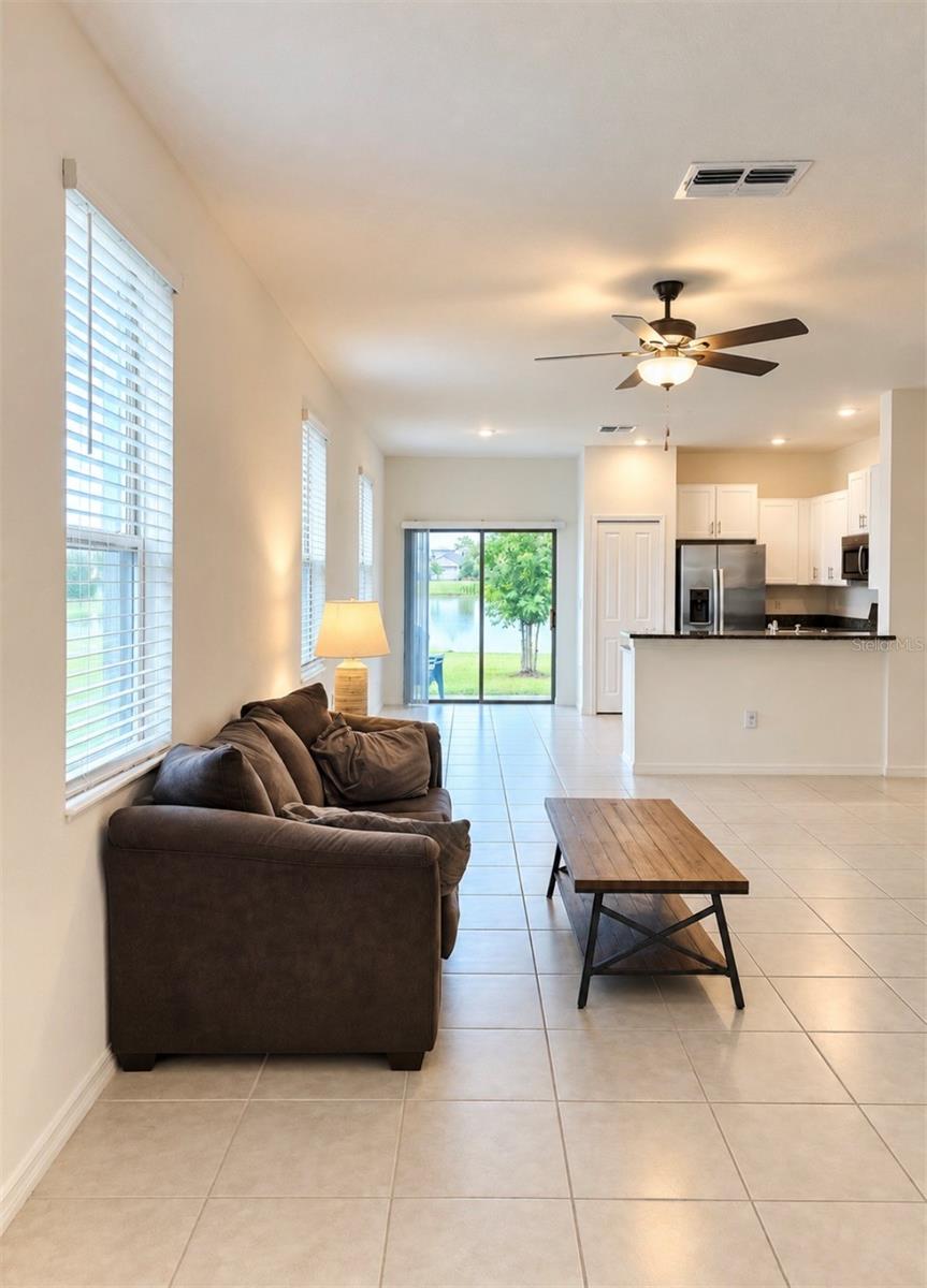 8212 Crescent Oaks Dr Property Photo 3