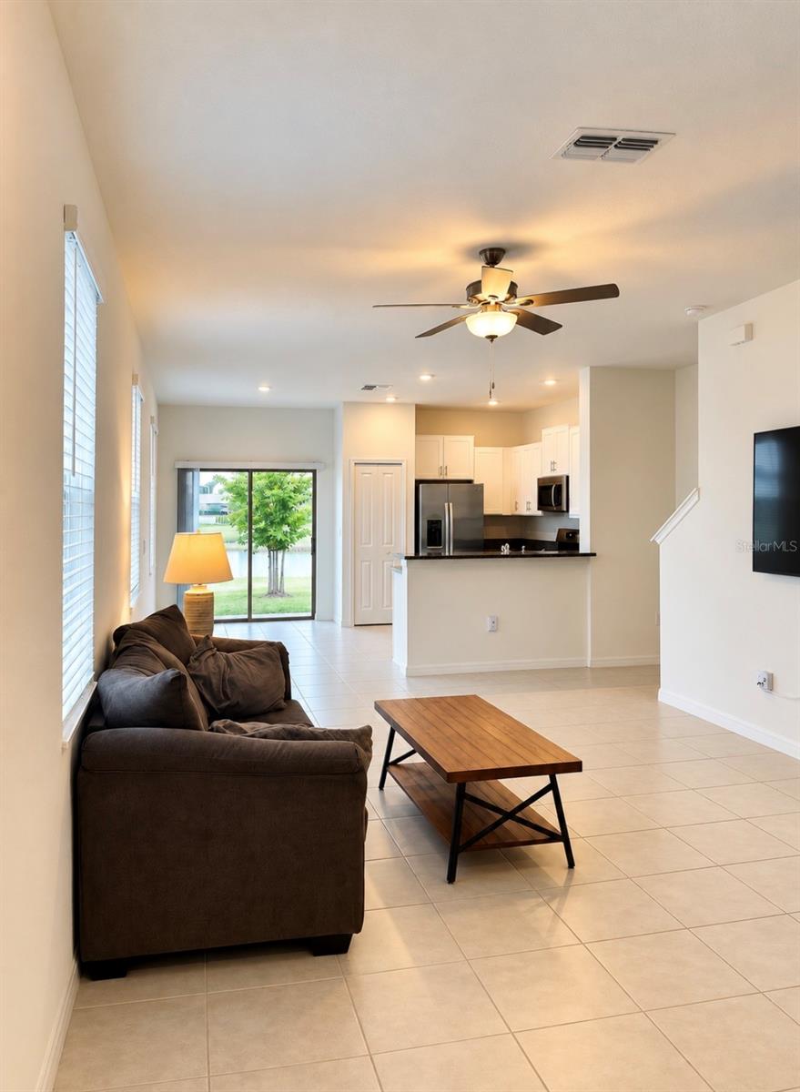 8212 Crescent Oaks Dr Property Photo 4