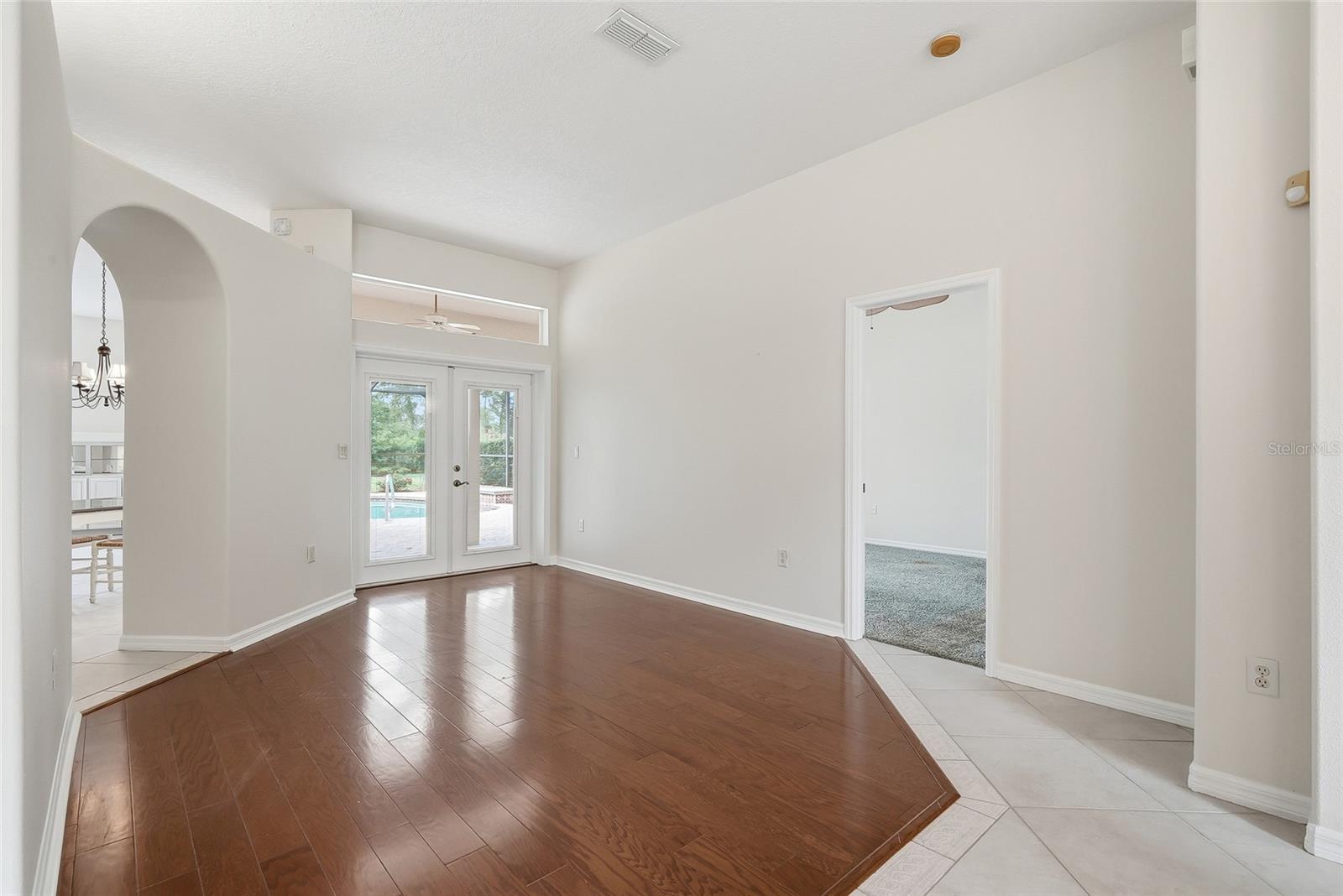 5326 Legend Hills Ln Property Photo 10