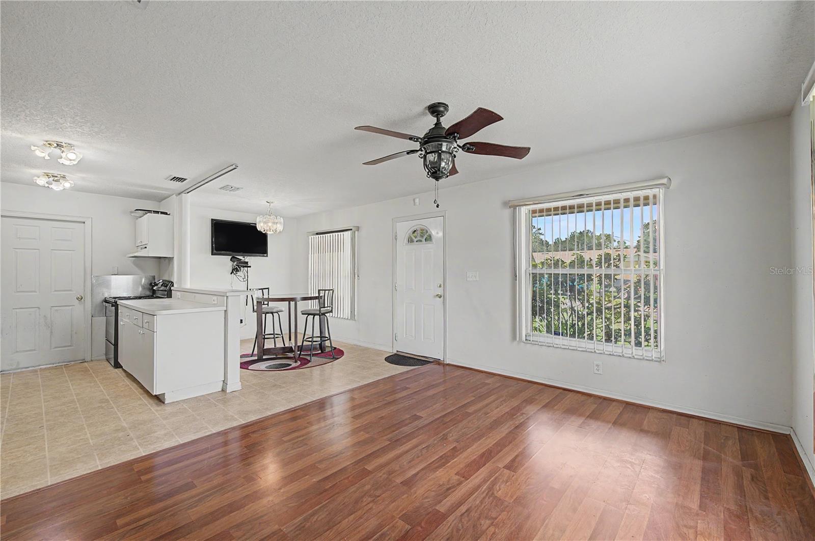 2423 E Okara Rd Property Photo 4