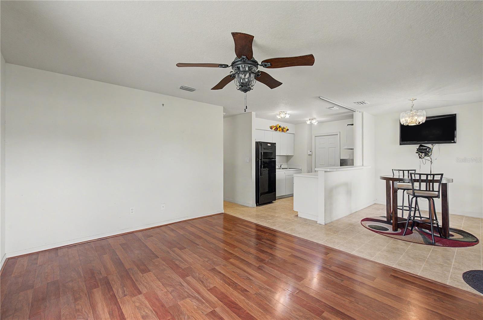 2423 E Okara Rd Property Photo 6