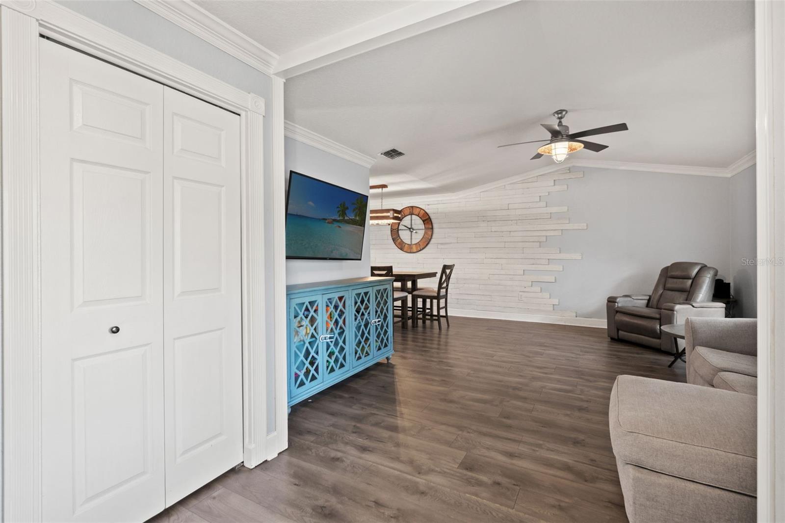 11312 Robert Dr. Property Photo 6