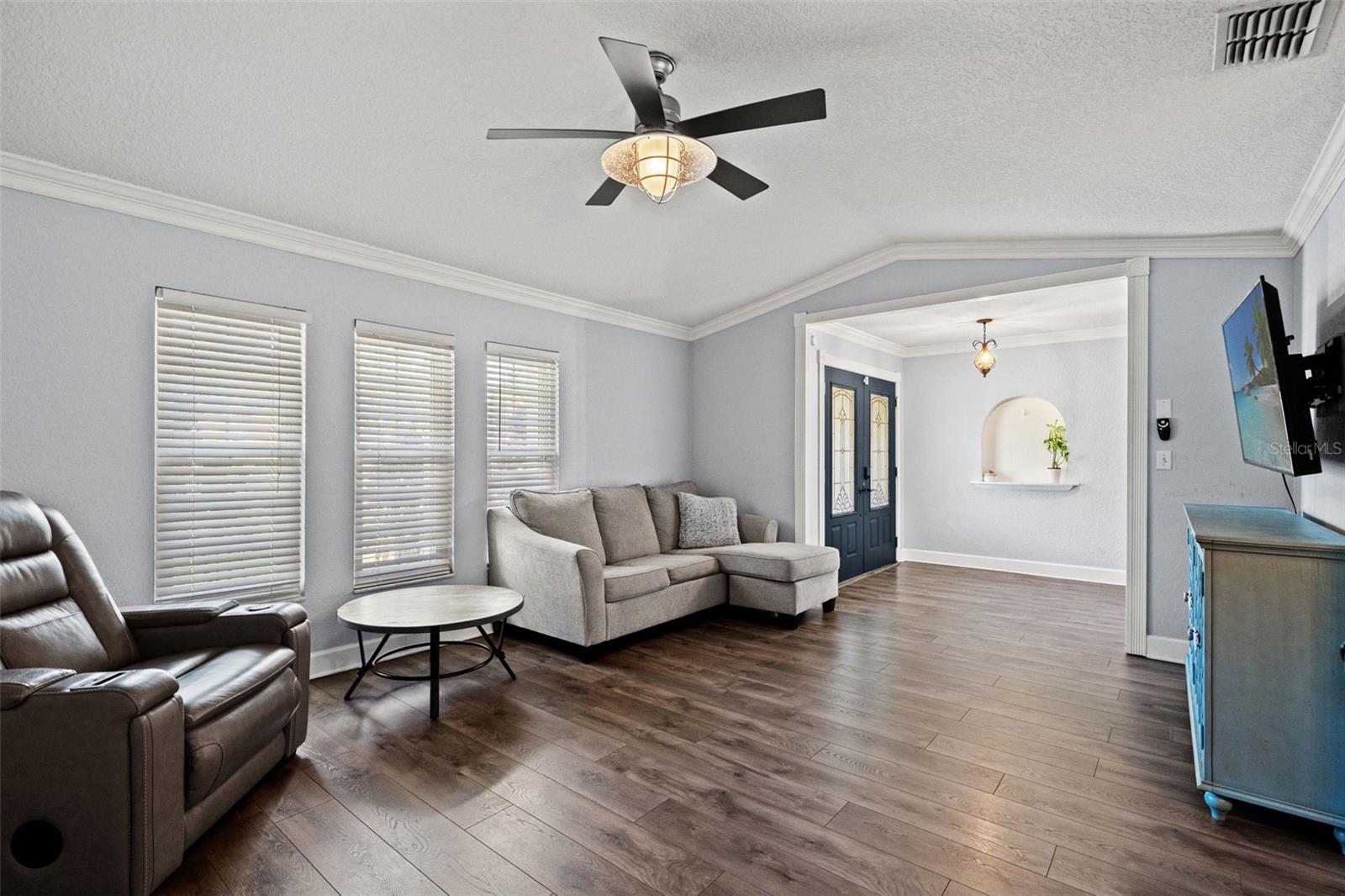 11312 Robert Dr. Property Photo 7