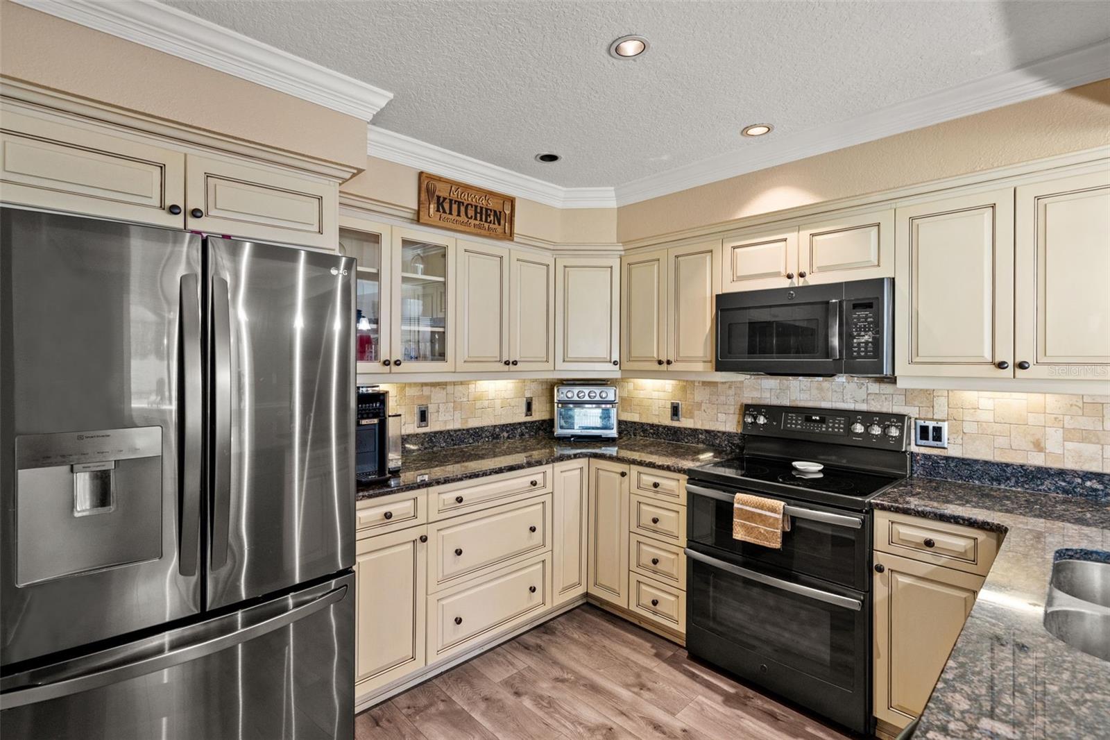 11312 Robert Dr. Property Photo 15