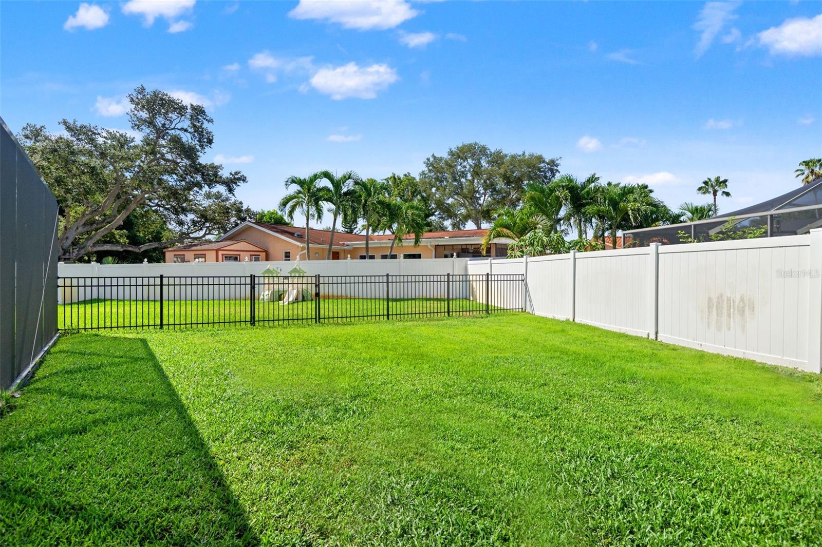 11312 Robert Dr. Property Photo 54