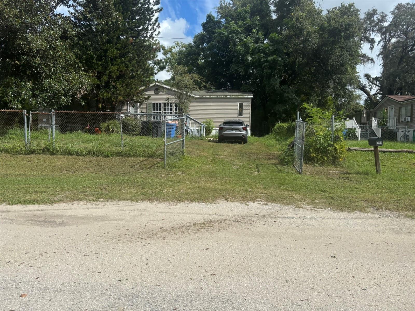 216 W Empire Dr Property Photo 1