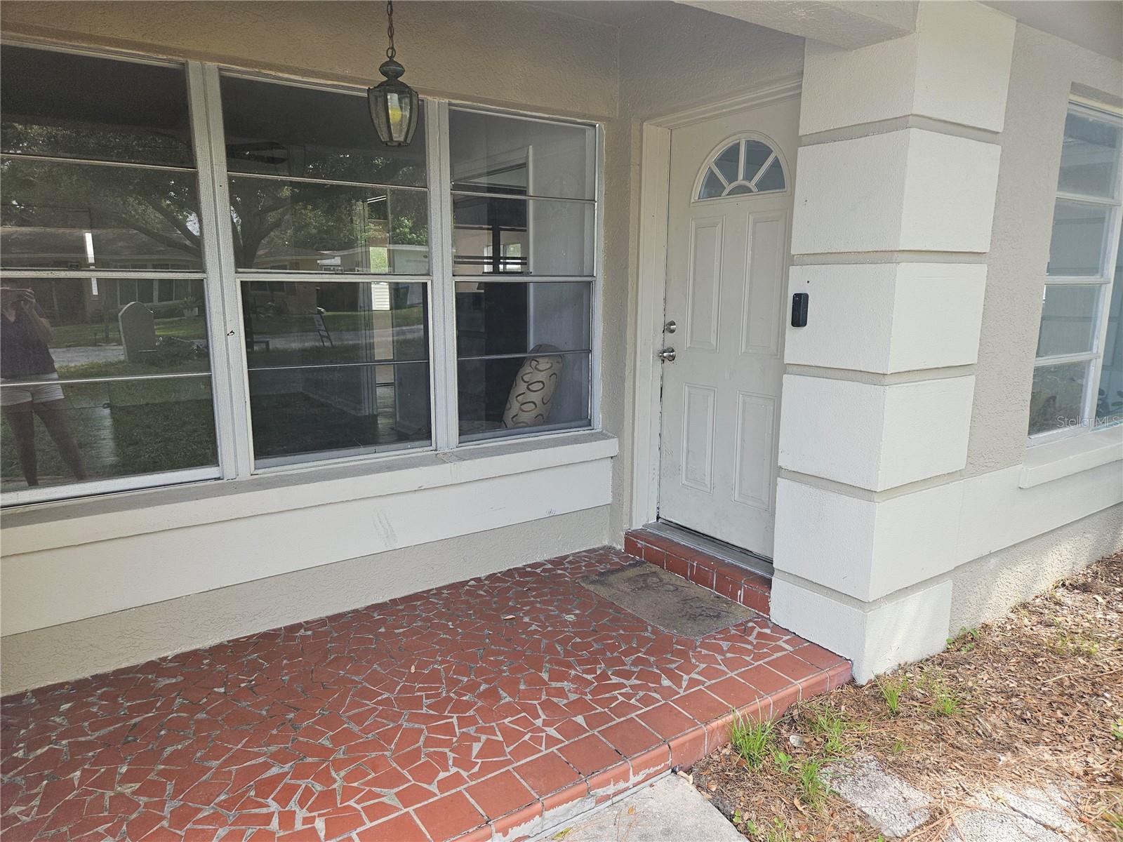 1574 Crown St Property Photo 2