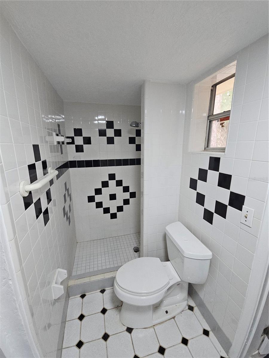 1574 Crown St Property Photo 11