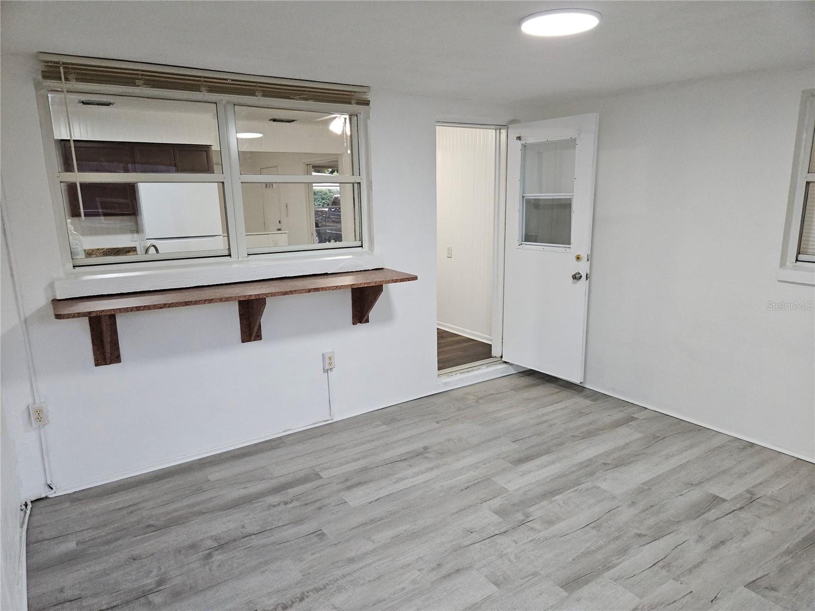 1574 Crown St Property Photo 16