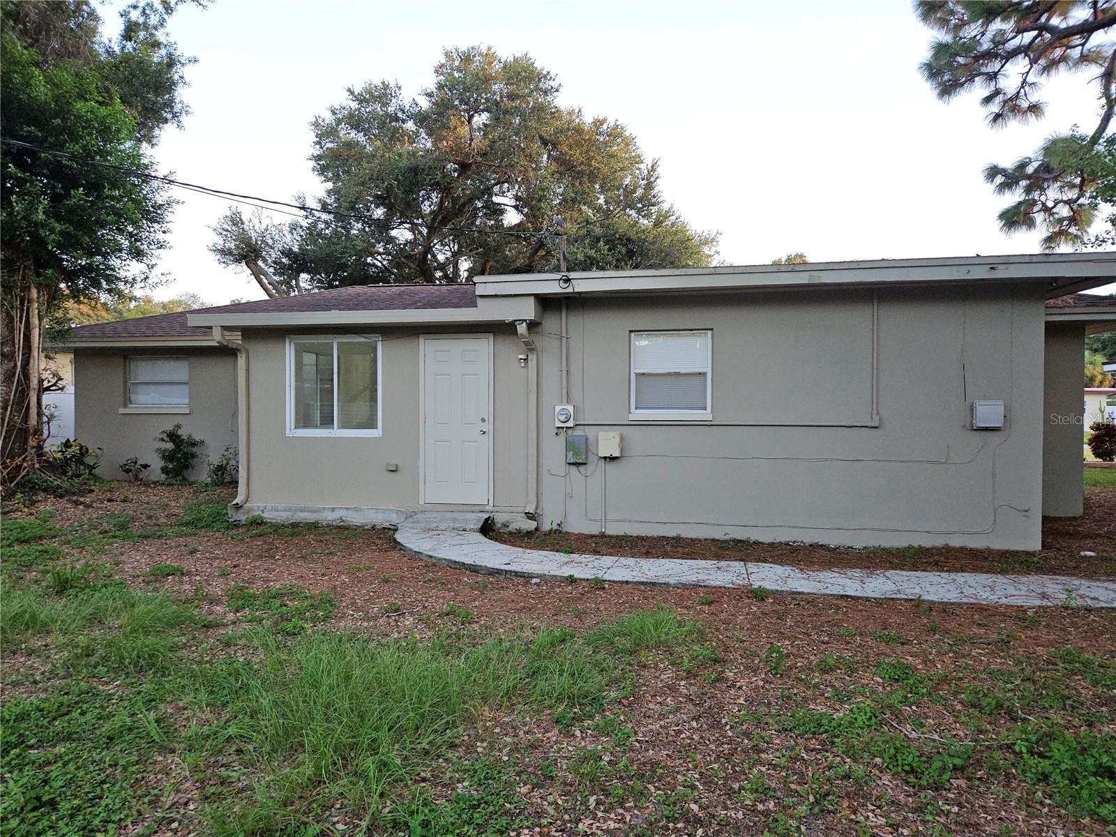 1574 Crown St Property Photo 20