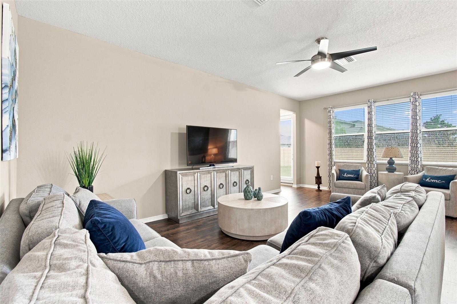 19065 Malinche Loop Property Photo 10