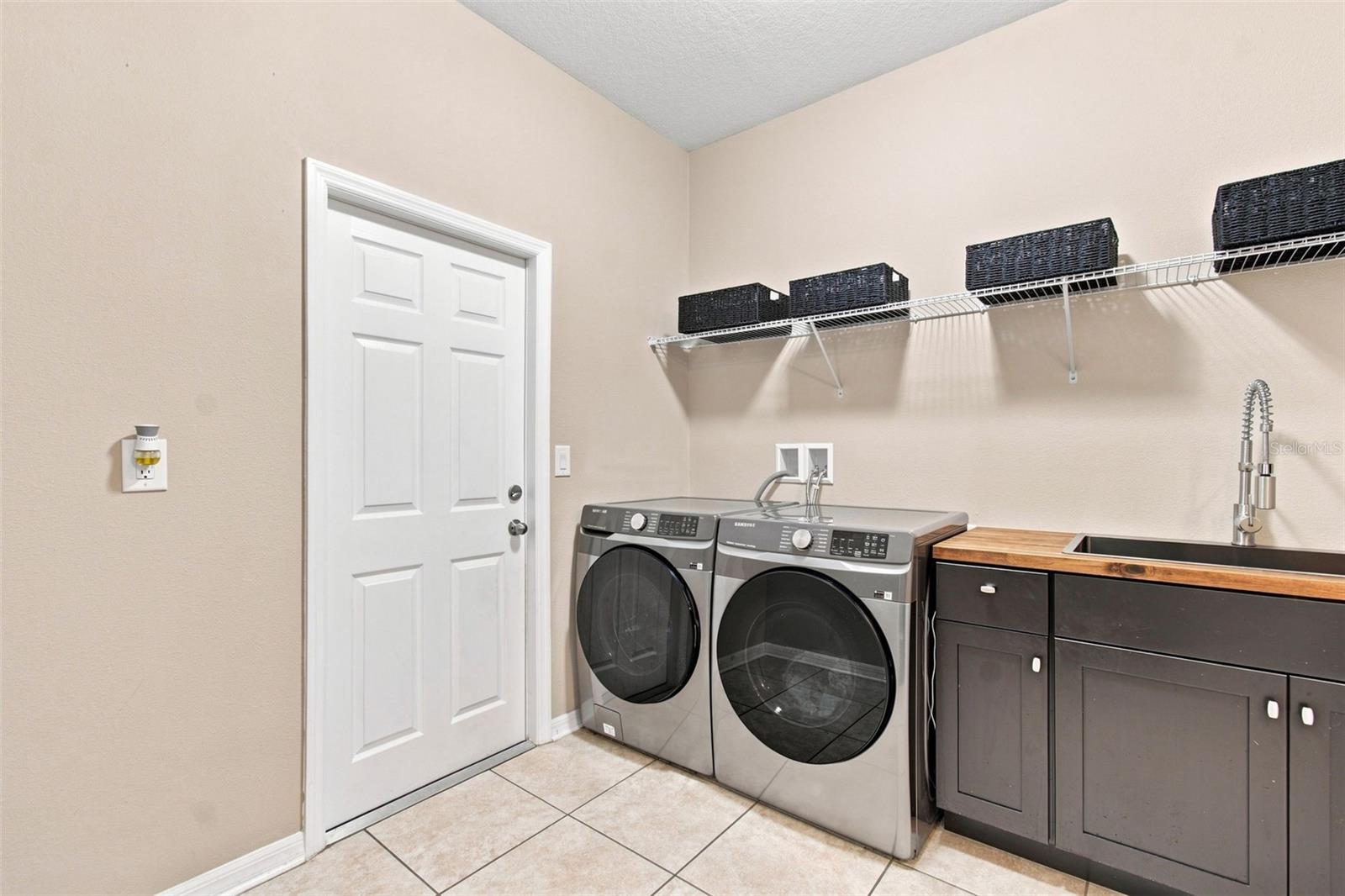 19065 Malinche Loop Property Photo 24