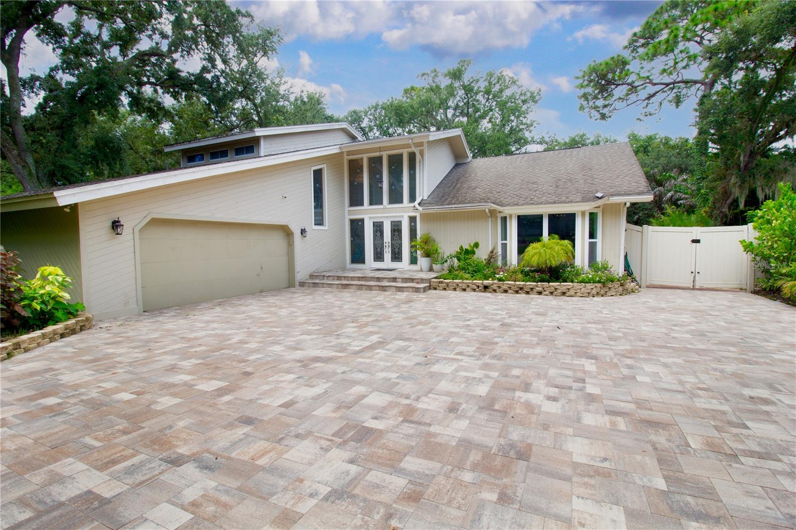 70 Bay Woods Dr Property Photo 1