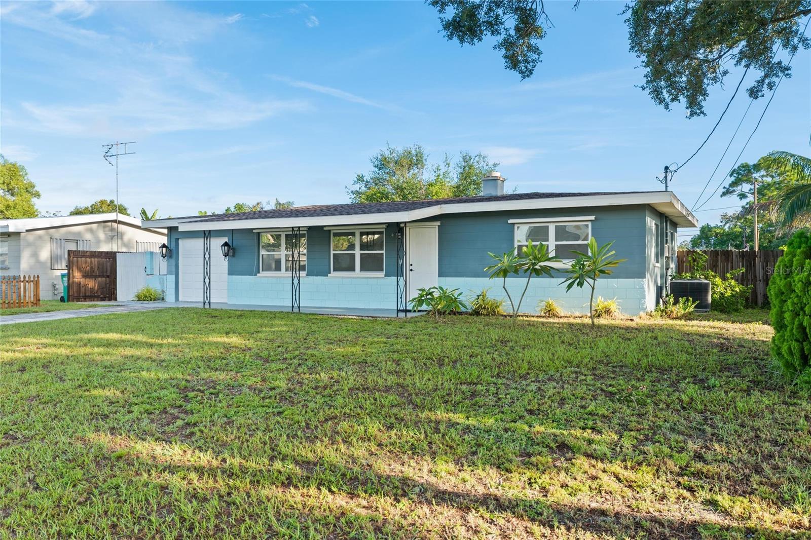 10811 Valencia Ter Property Photo 2