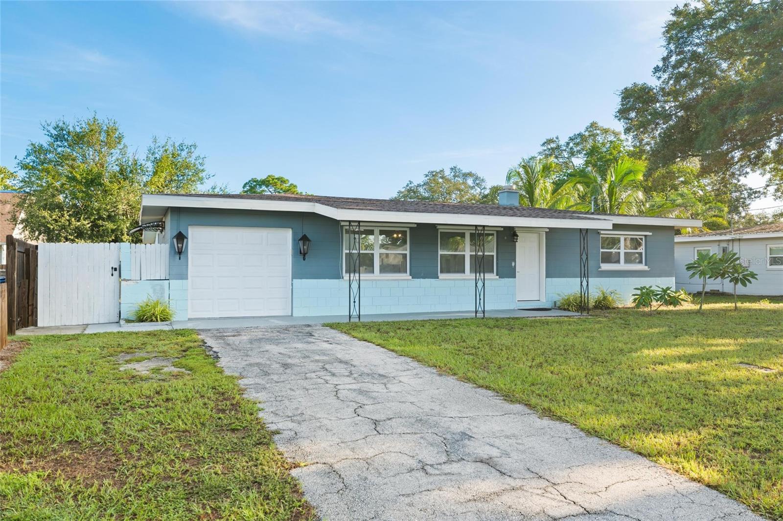 10811 Valencia Ter Property Photo 3