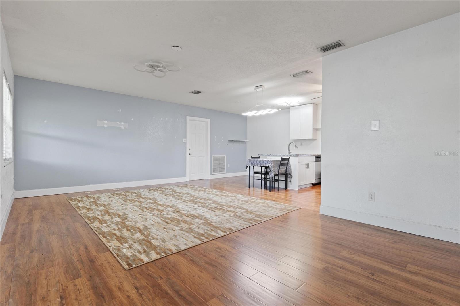 10811 Valencia Ter Property Photo 4