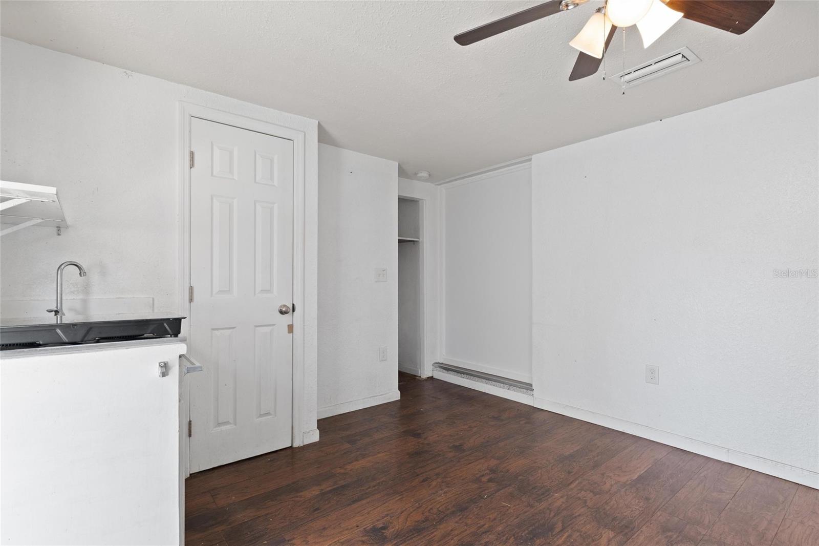 10811 Valencia Ter Property Photo 13