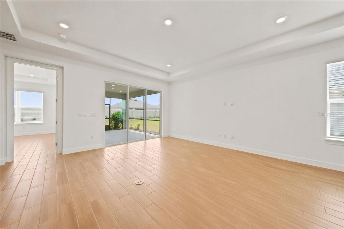 13902 Fletcher Dr Property Photo 5