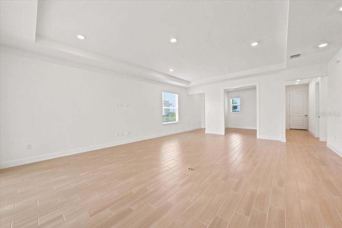 13902 Fletcher Dr Property Photo 8