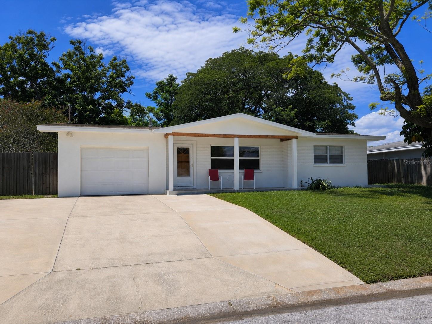 1718 Owen Dr Property Photo 1