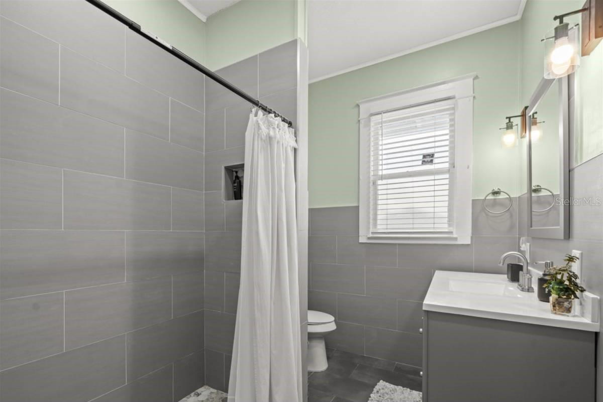 7002 N Cameron Ave Property Photo 28