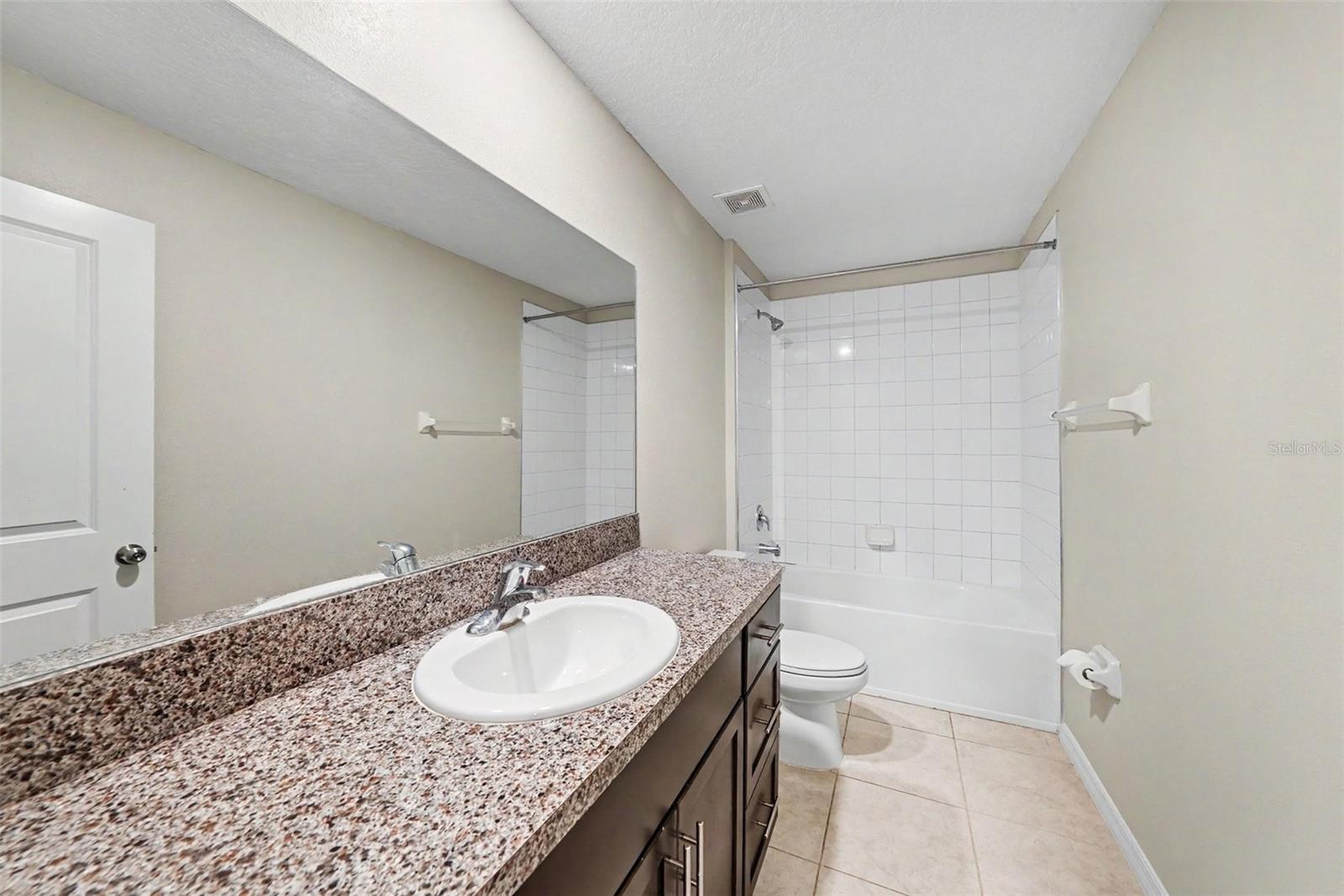 1507 Golden Glow Dr Property Photo 21