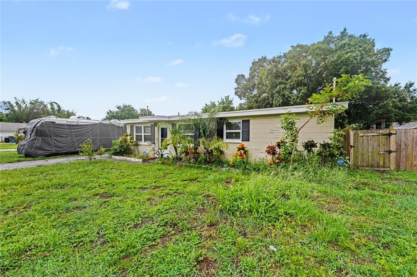 8490 92nd Ter Property Photo 3