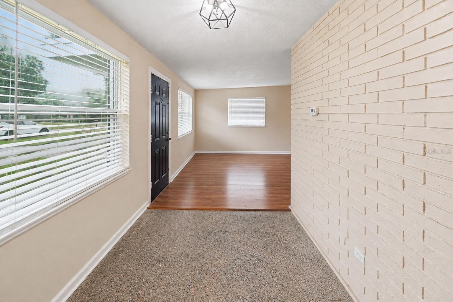 8490 92nd Ter Property Photo 4