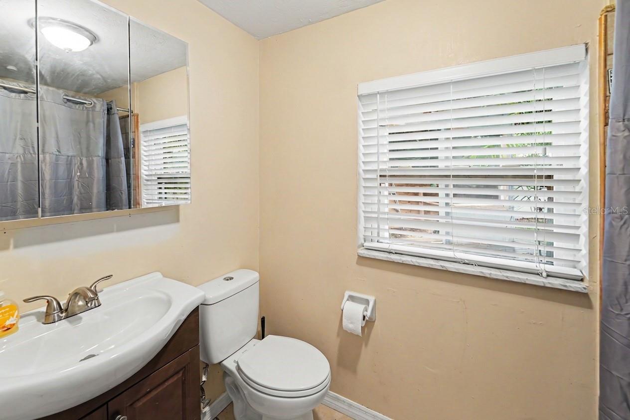 8490 92nd Ter Property Photo 9
