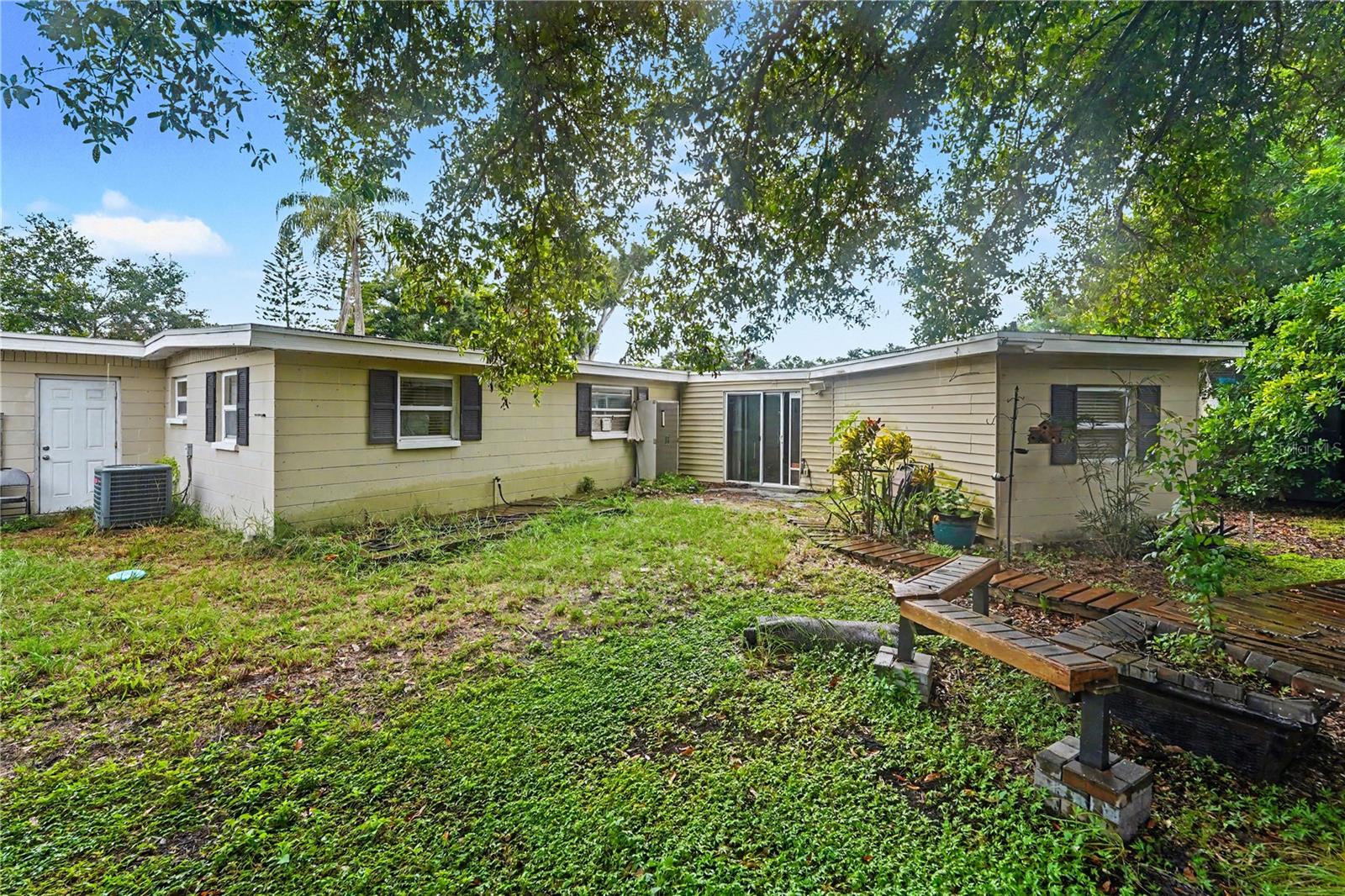 8490 92nd Ter Property Photo 14