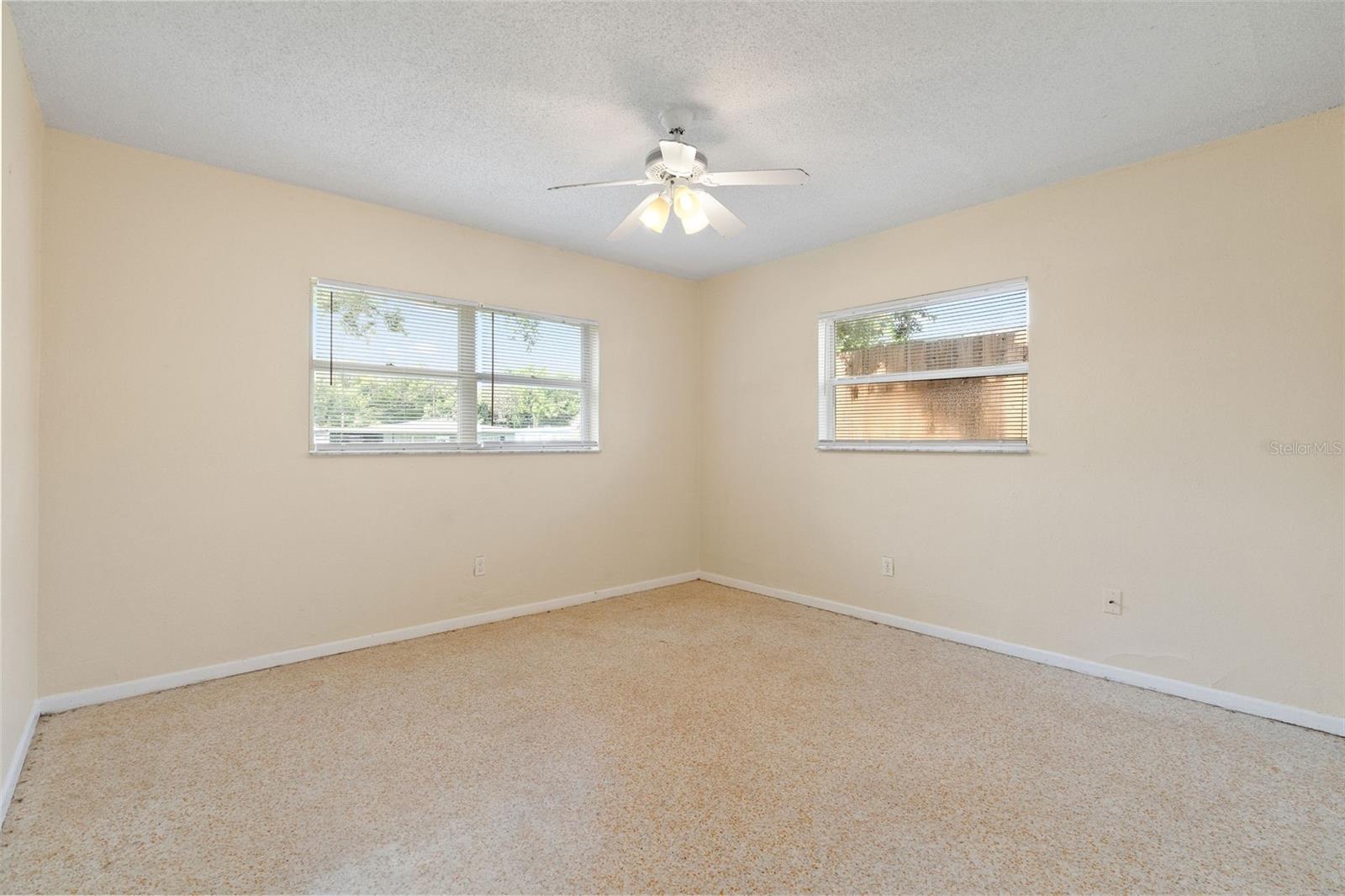 1937 Ridgewood Dr Property Photo 5