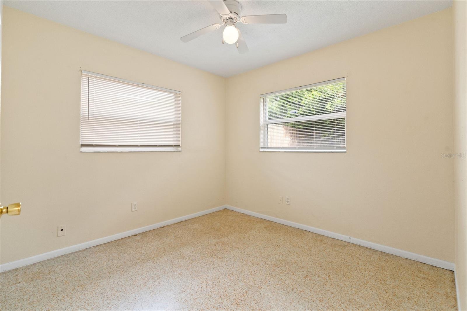 1937 Ridgewood Dr Property Photo 7