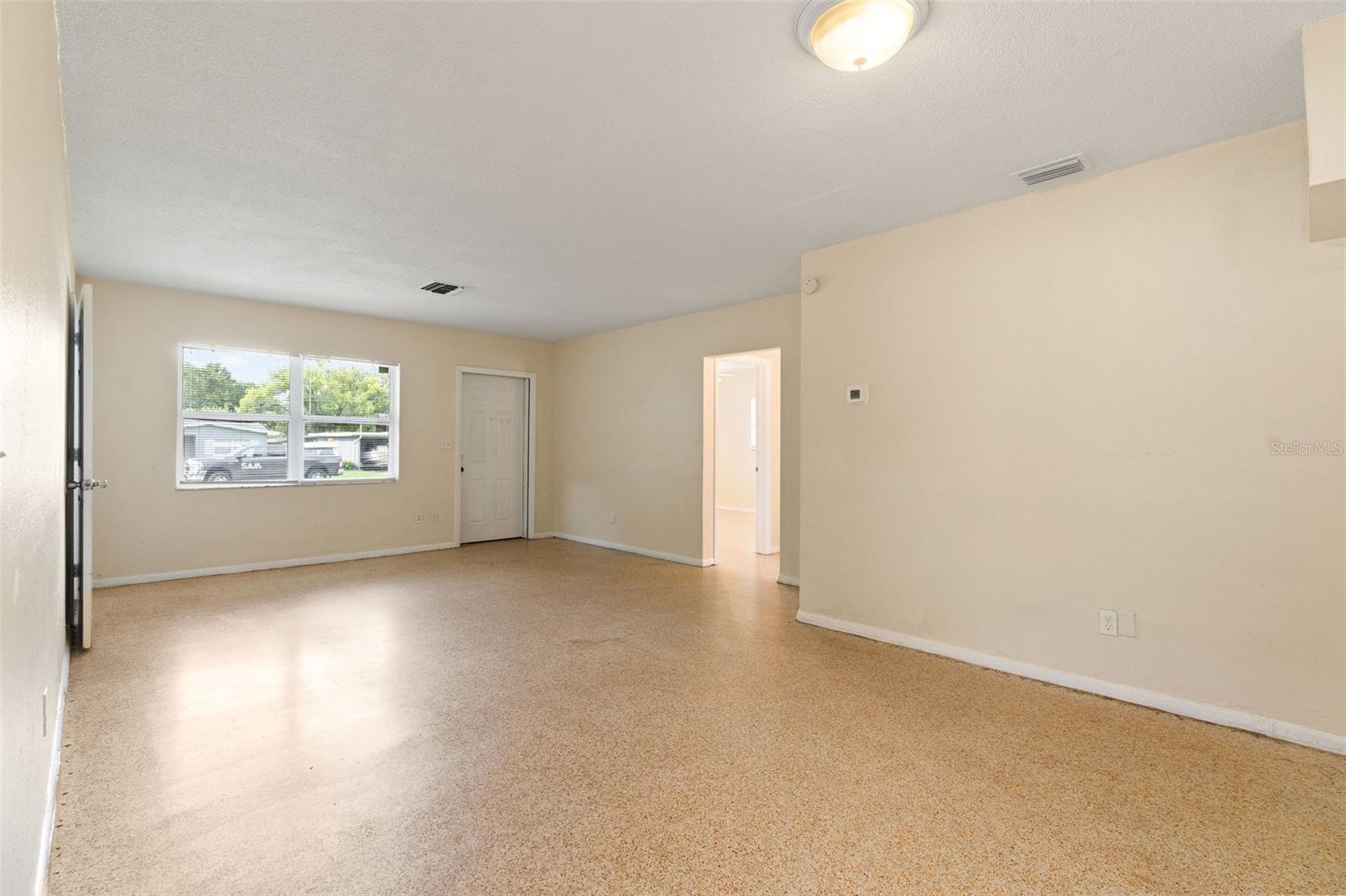 1937 Ridgewood Dr Property Photo 10