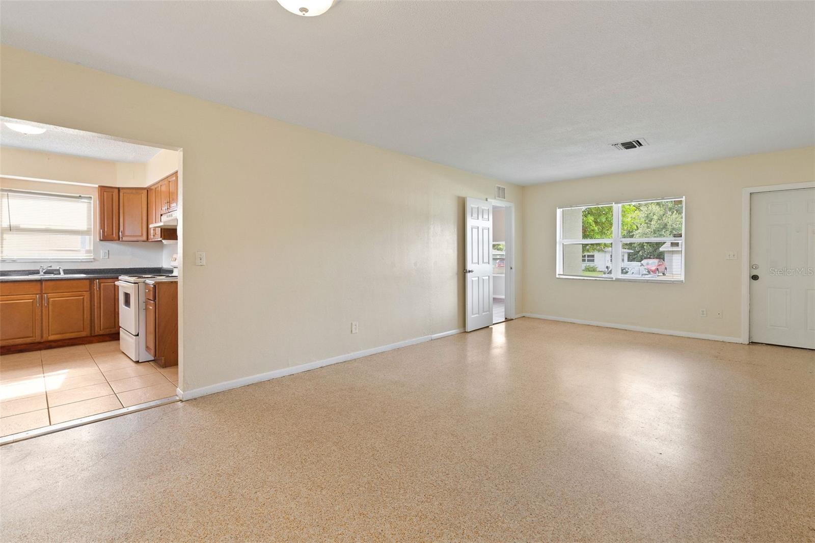 1937 Ridgewood Dr Property Photo 11