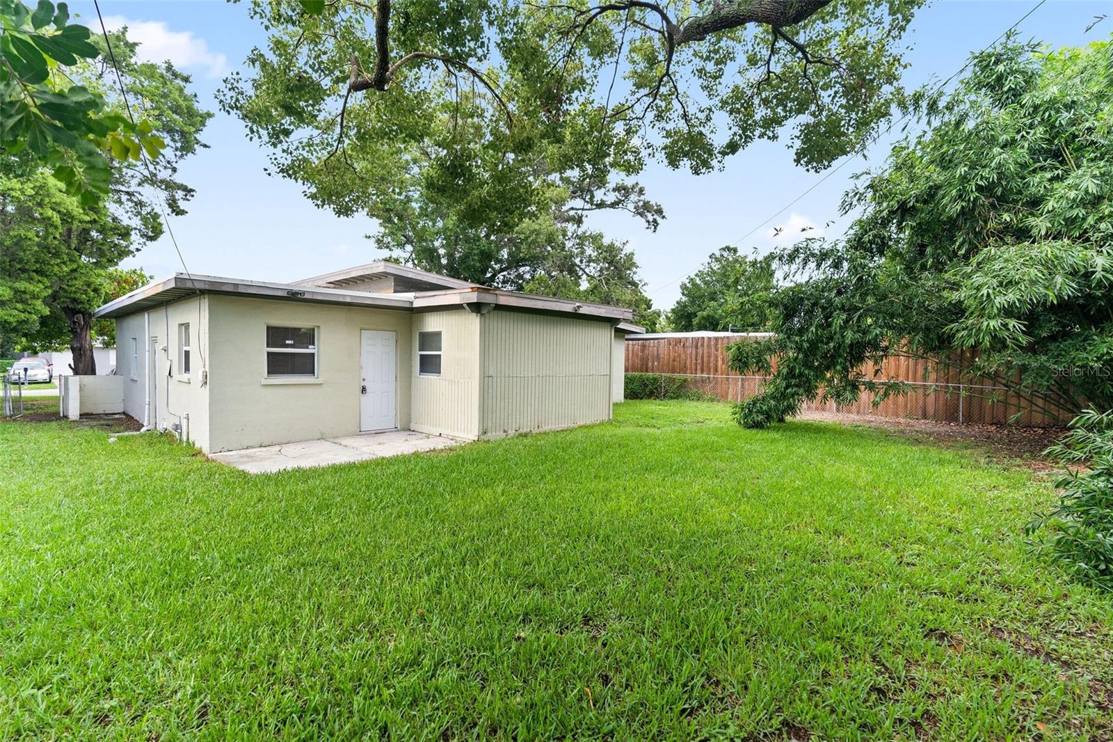 1937 Ridgewood Dr Property Photo 14