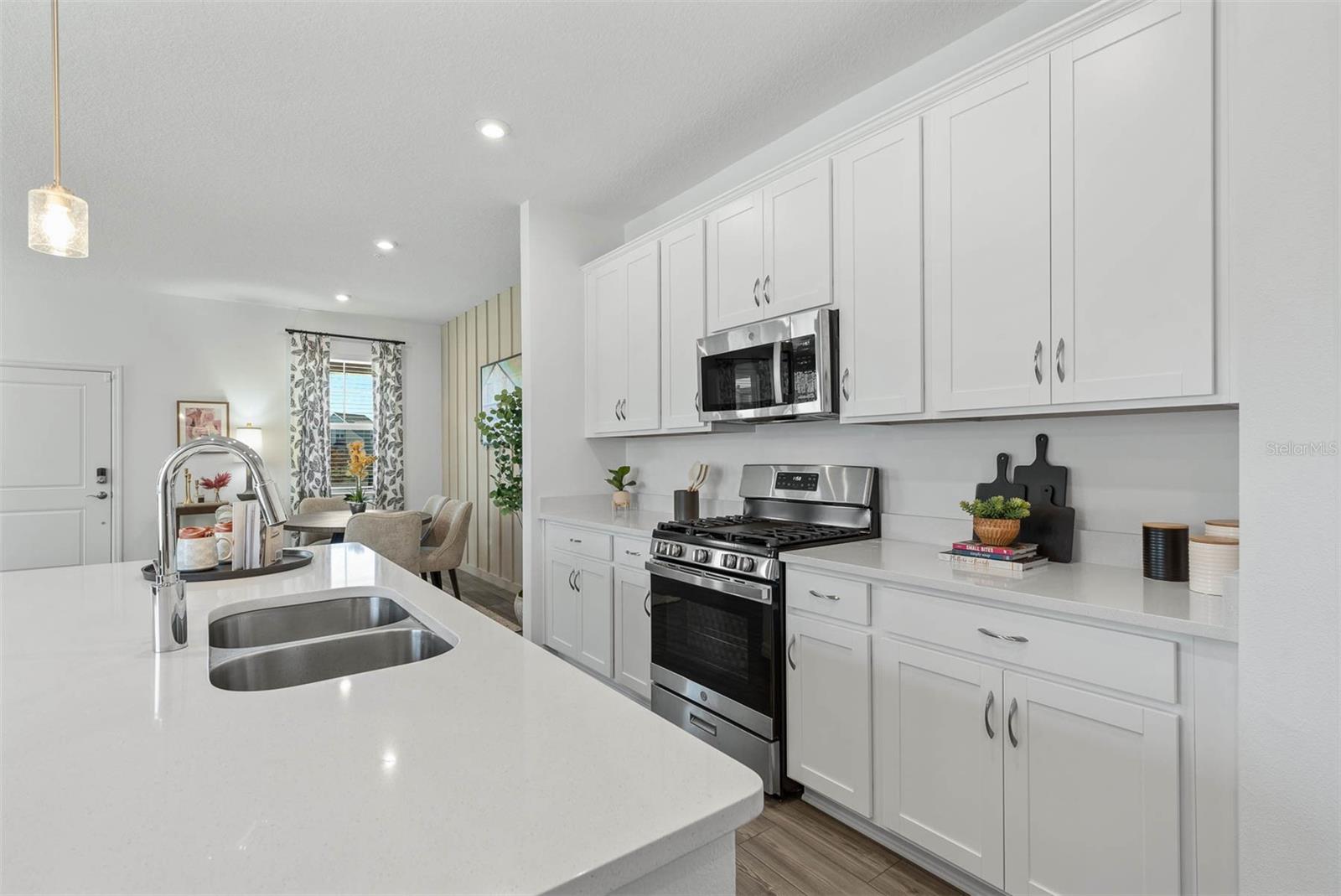 5517 Compass Rose Way Property Photo 3