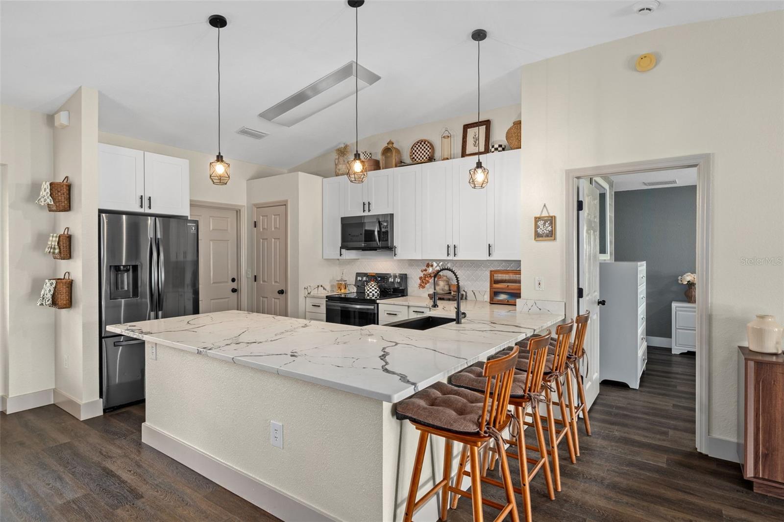 10225 Jollett St Property Photo 15