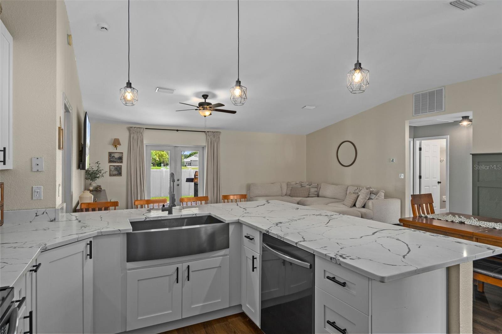 10225 Jollett St Property Photo 18