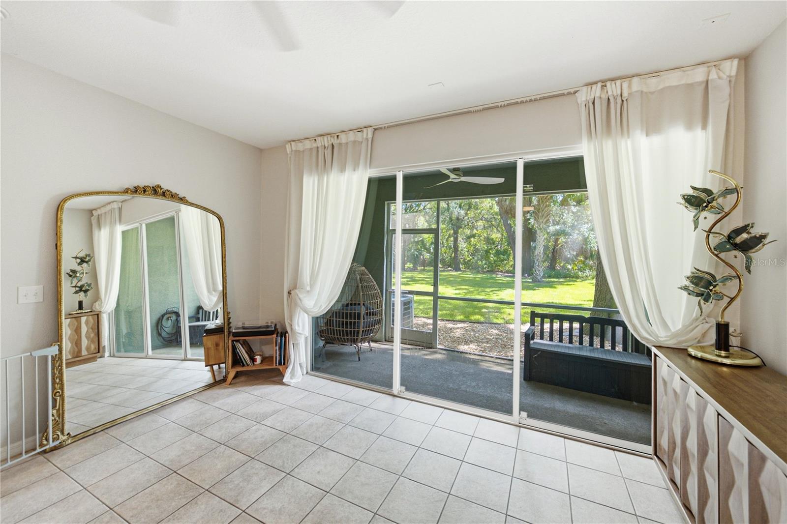 2405 Earlswood Ct Property Photo 26