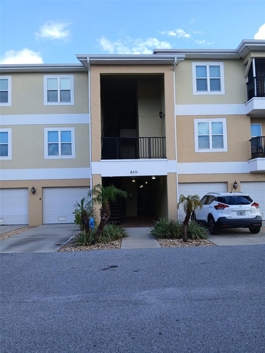 5111 ROYAL PALMS WAY #202