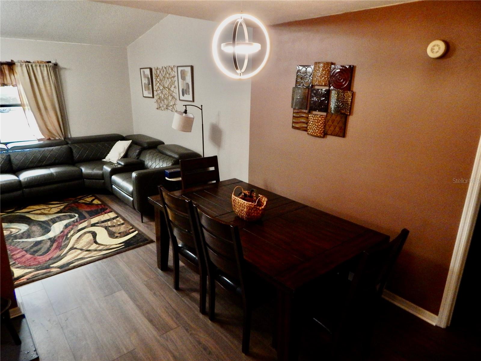 7353 Applegate Dr Property Photo 7