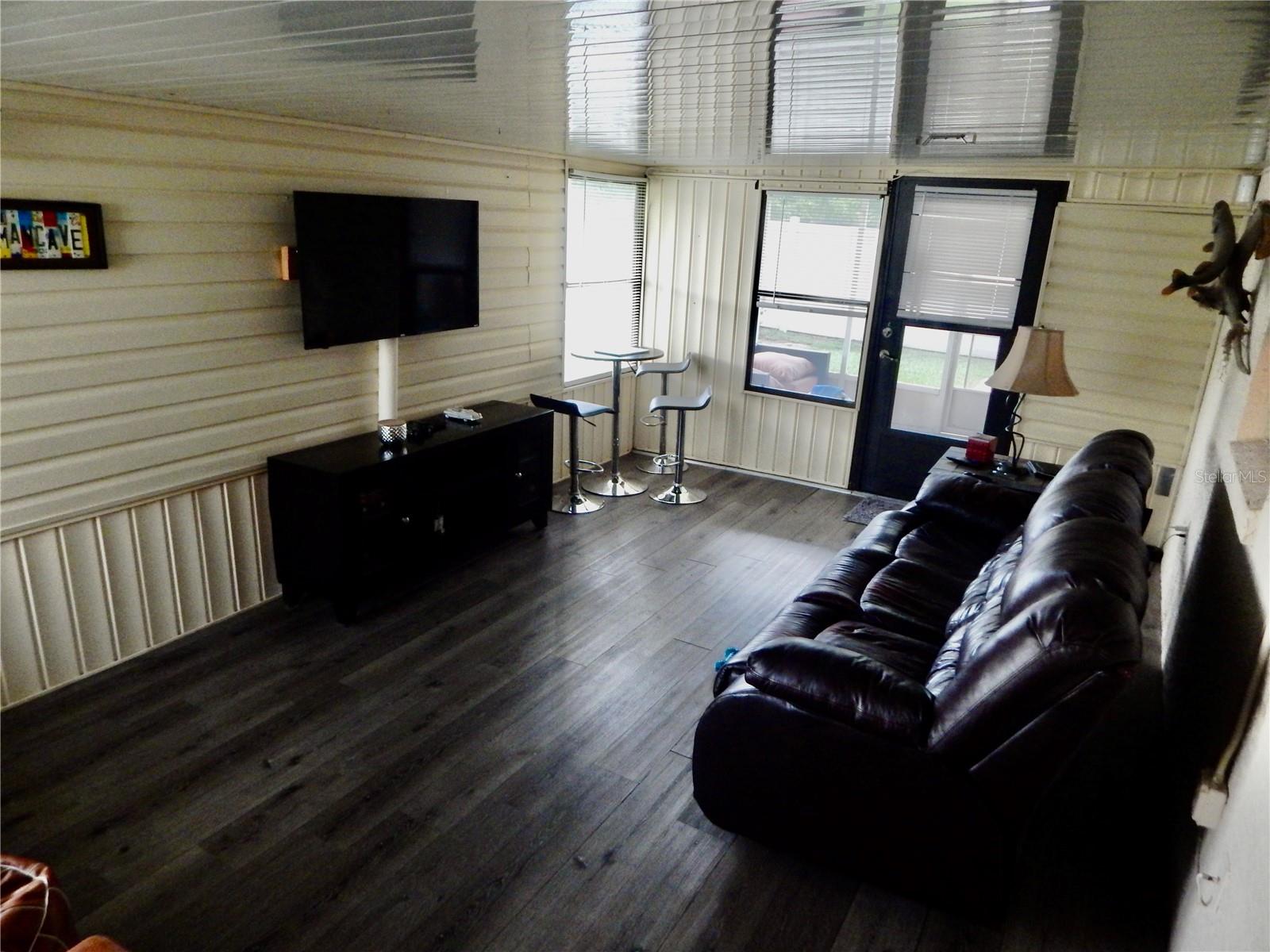 7353 Applegate Dr Property Photo 15