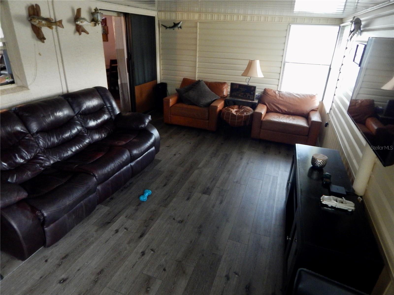 7353 Applegate Dr Property Photo 16