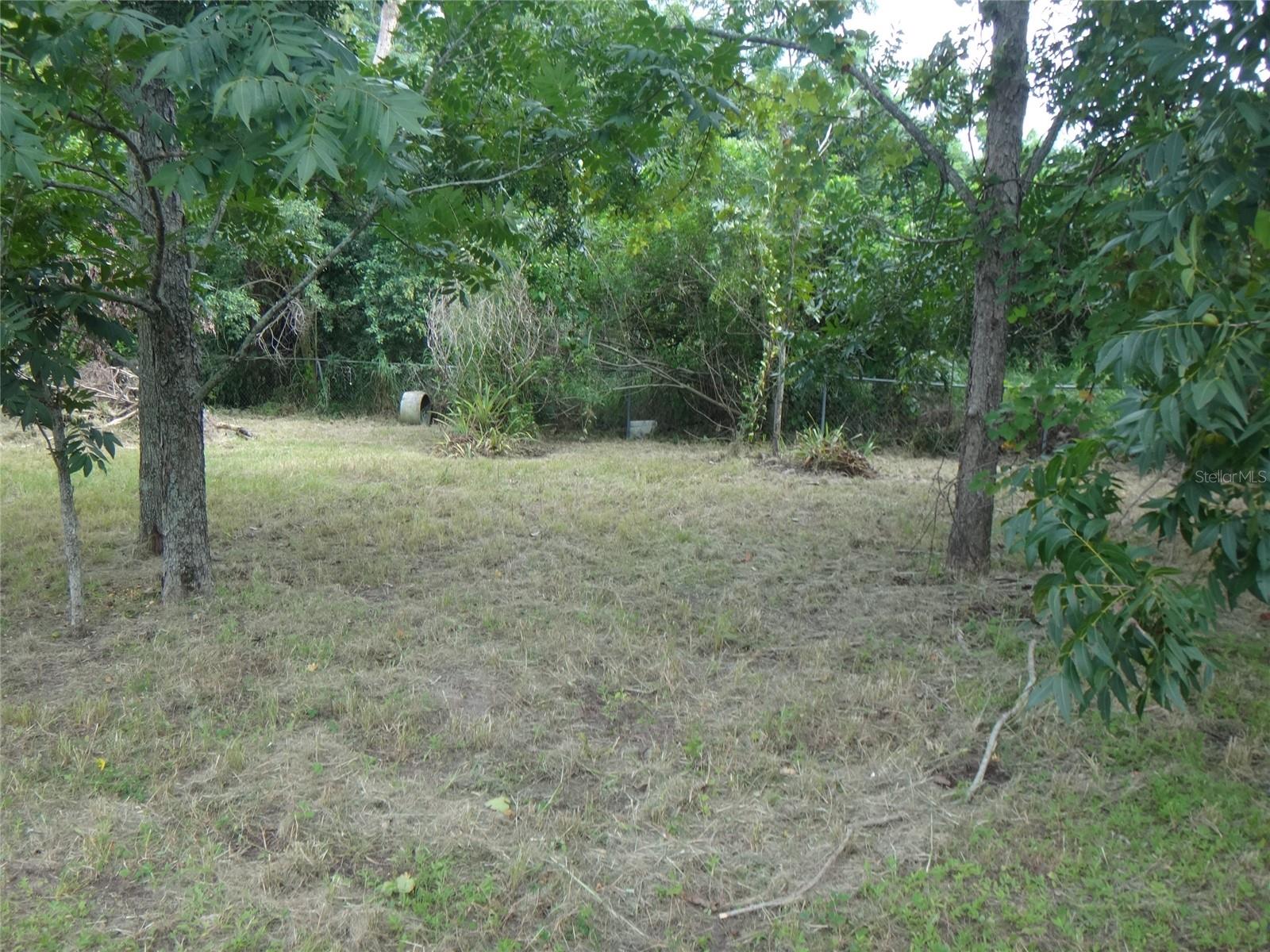 Britts Ln W Property Photo 1