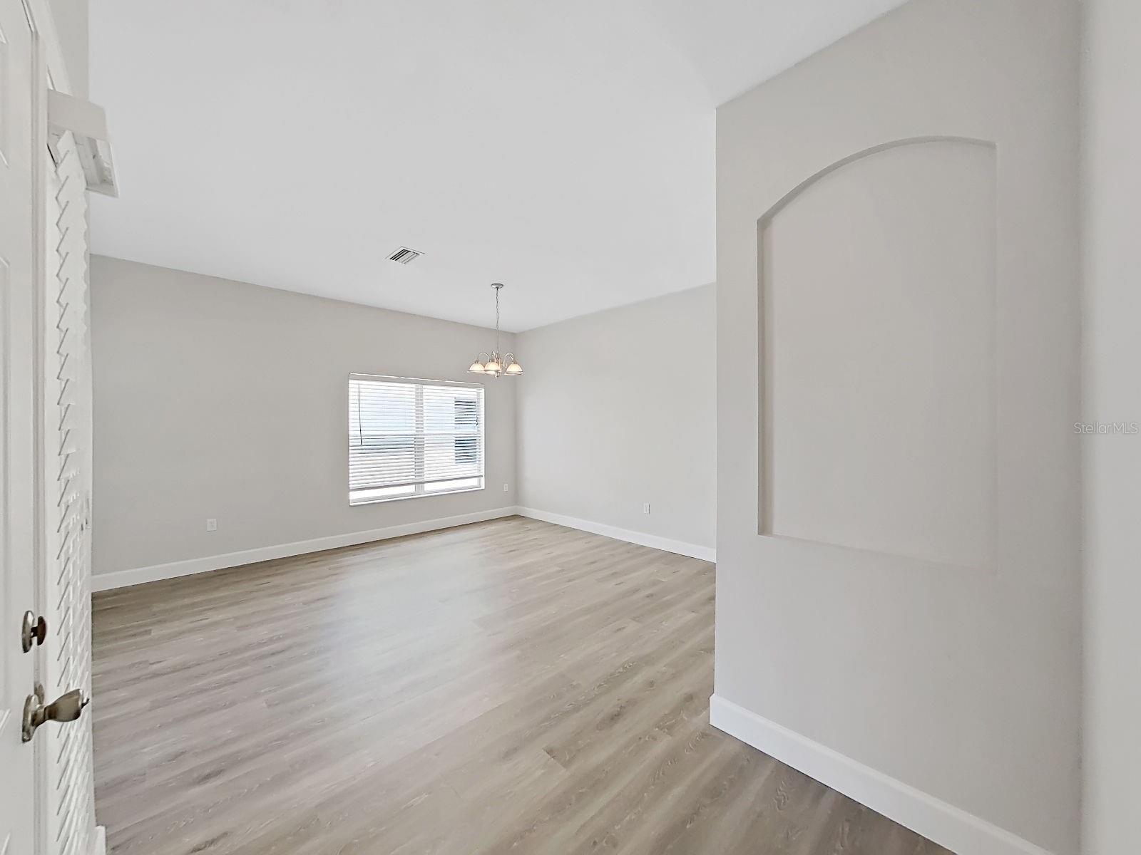 11908 Fern Blossom Dr Property Photo 6