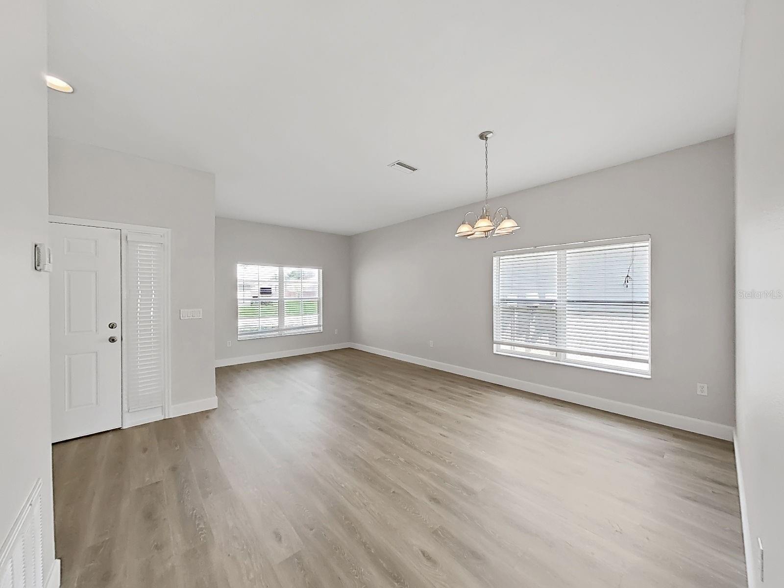 11908 Fern Blossom Dr Property Photo 10