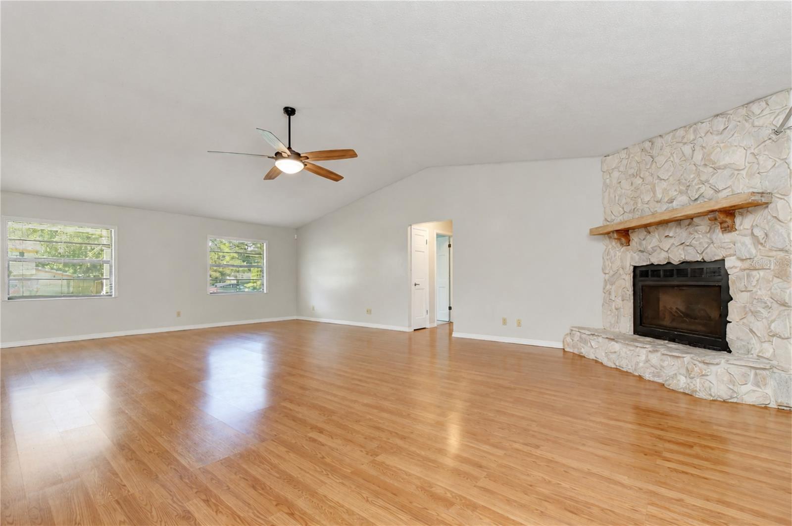 716 Westwood Dr Property Photo 6