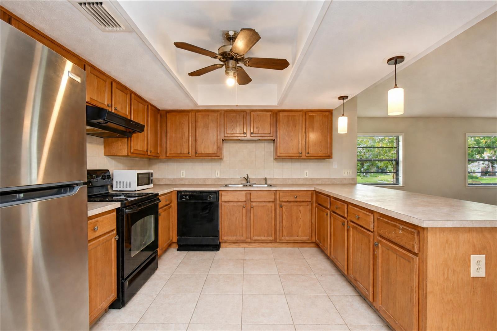 716 Westwood Dr Property Photo 9
