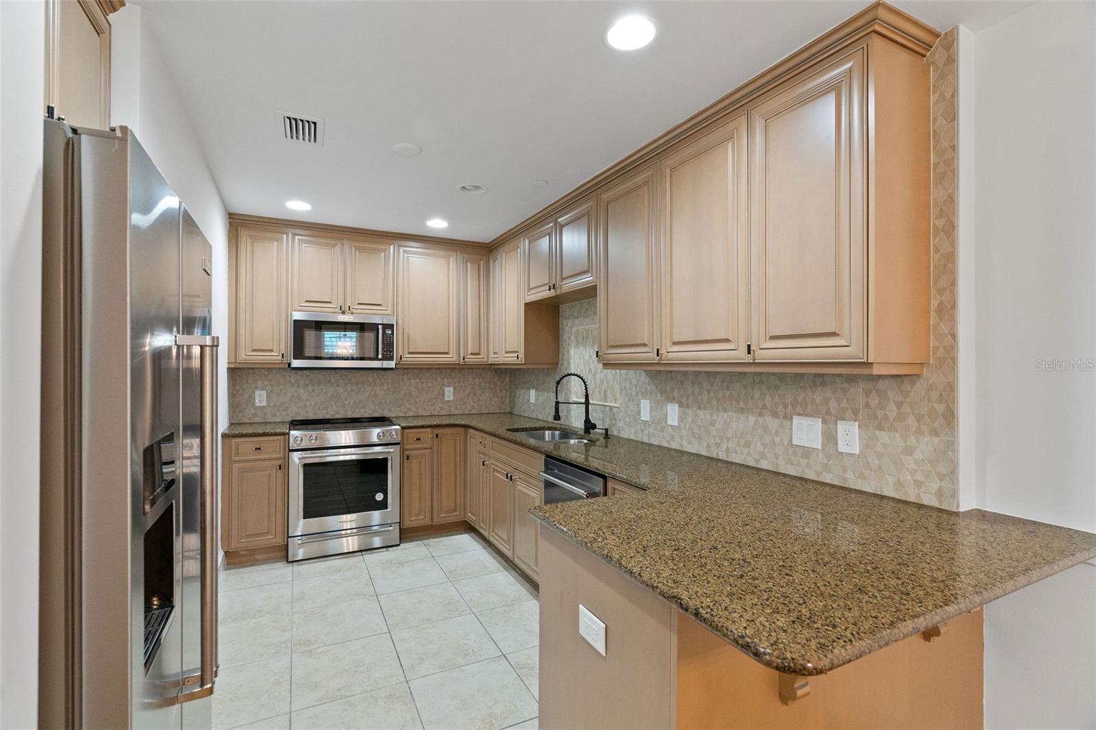 300 Beach Dr Ne #309 Property Photo 8